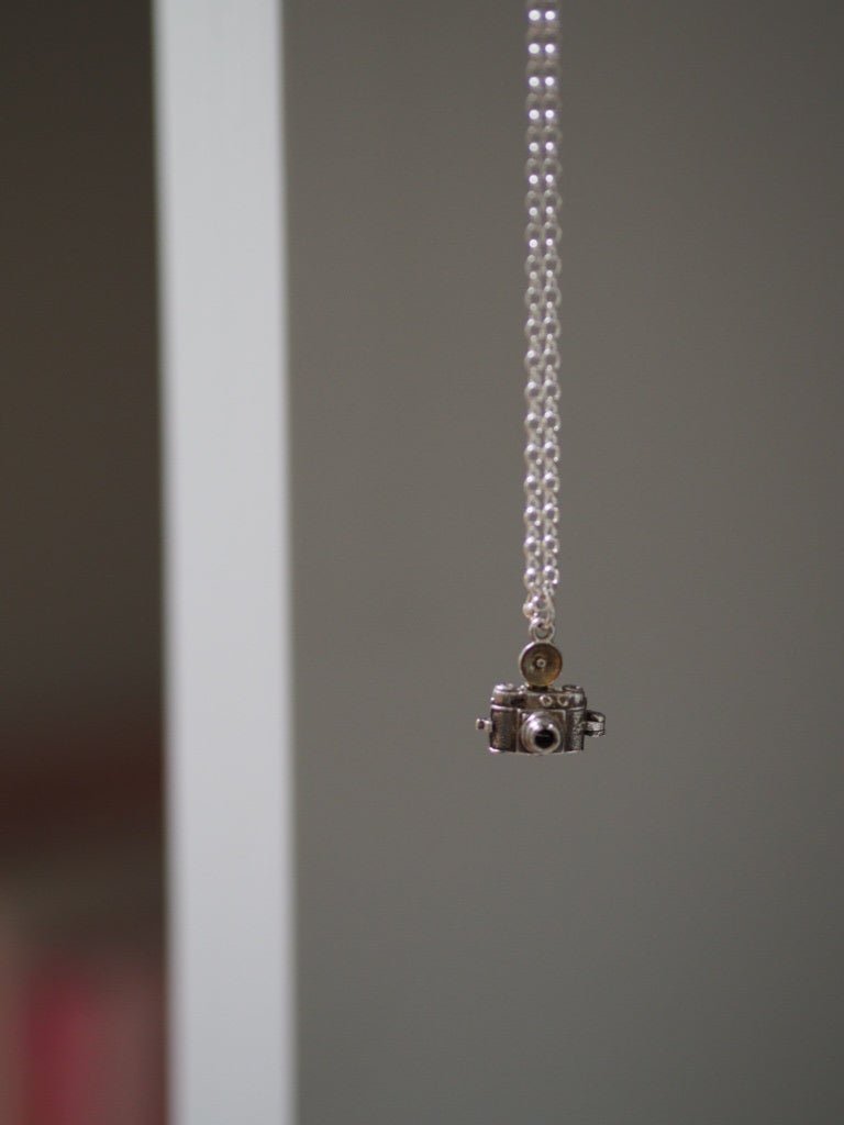 Camera with top flash vintage silver charm - Natalia Willmott