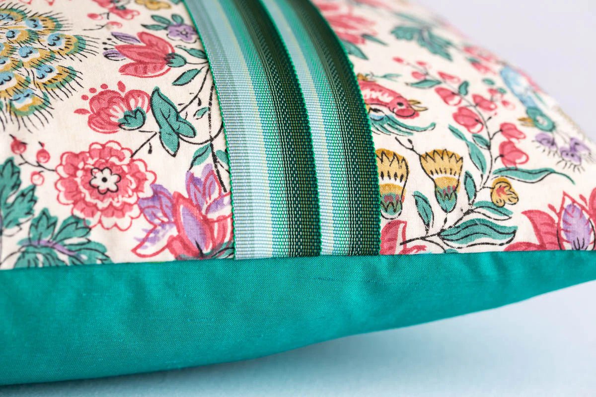 "LISIÈRES FLEURIES" SILK LOVE CUSHION - Natalia Willmott
