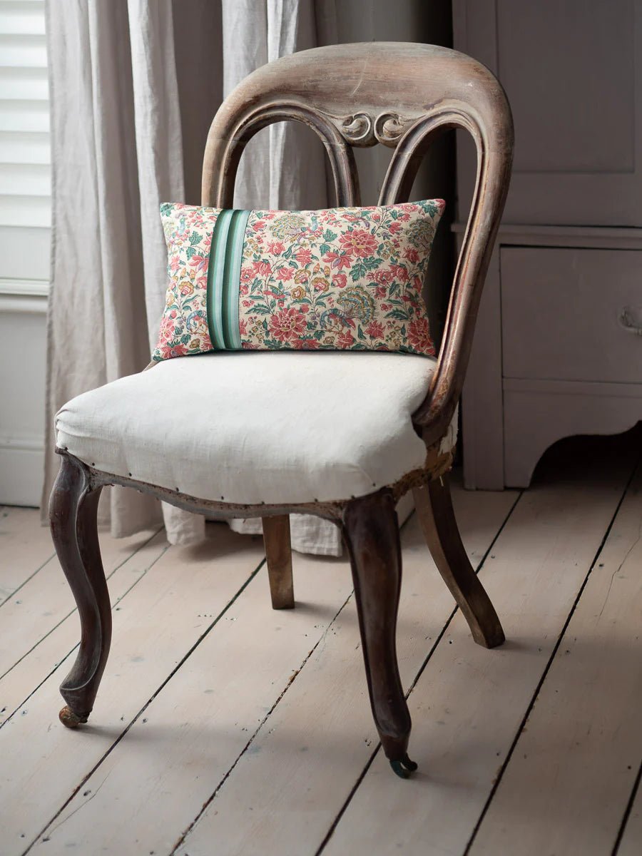 "LISIÈRES FLEURIES" SILK LOVE CUSHION - Natalia Willmott