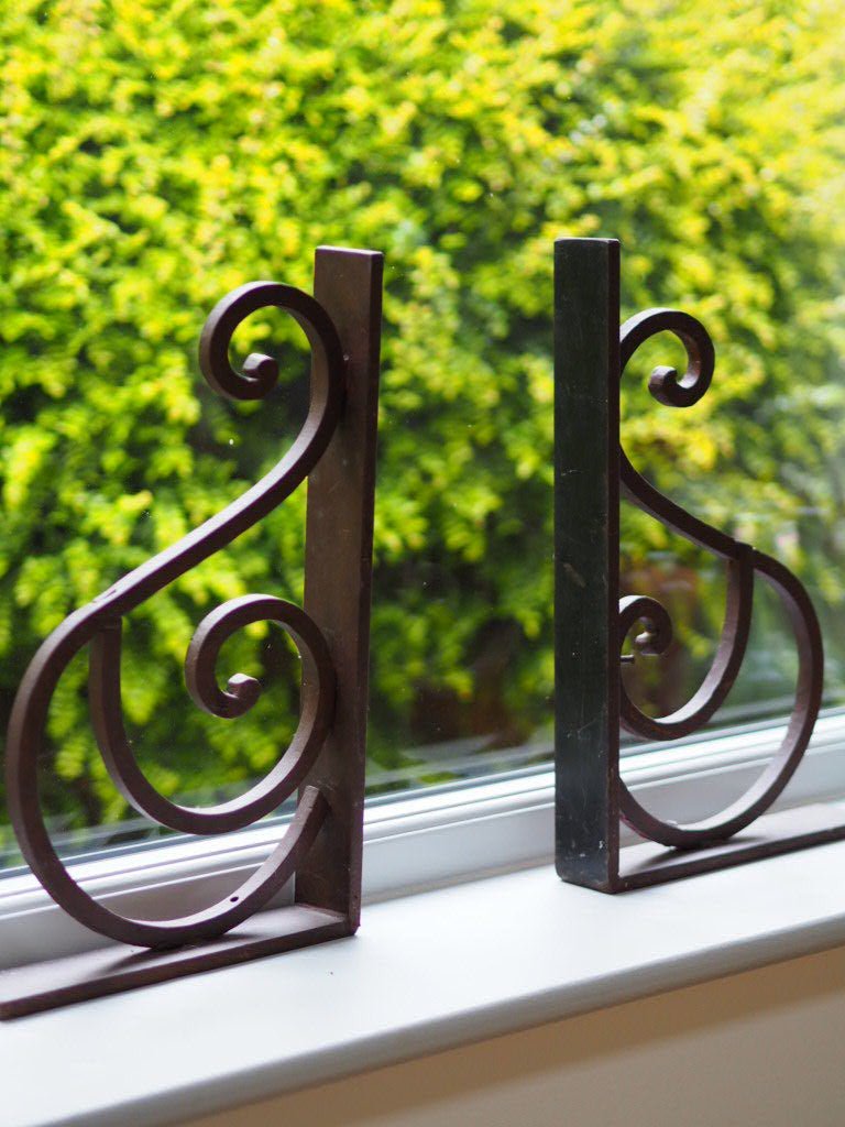 Pair of wrought iron book ends Pekin - Natalia Willmott