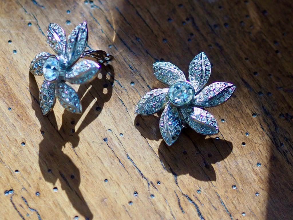 Sphinx flower shape vintage clip on earrings - Natalia Willmott