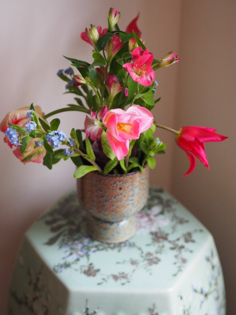 Stoneware flower pot - Natalia Willmott