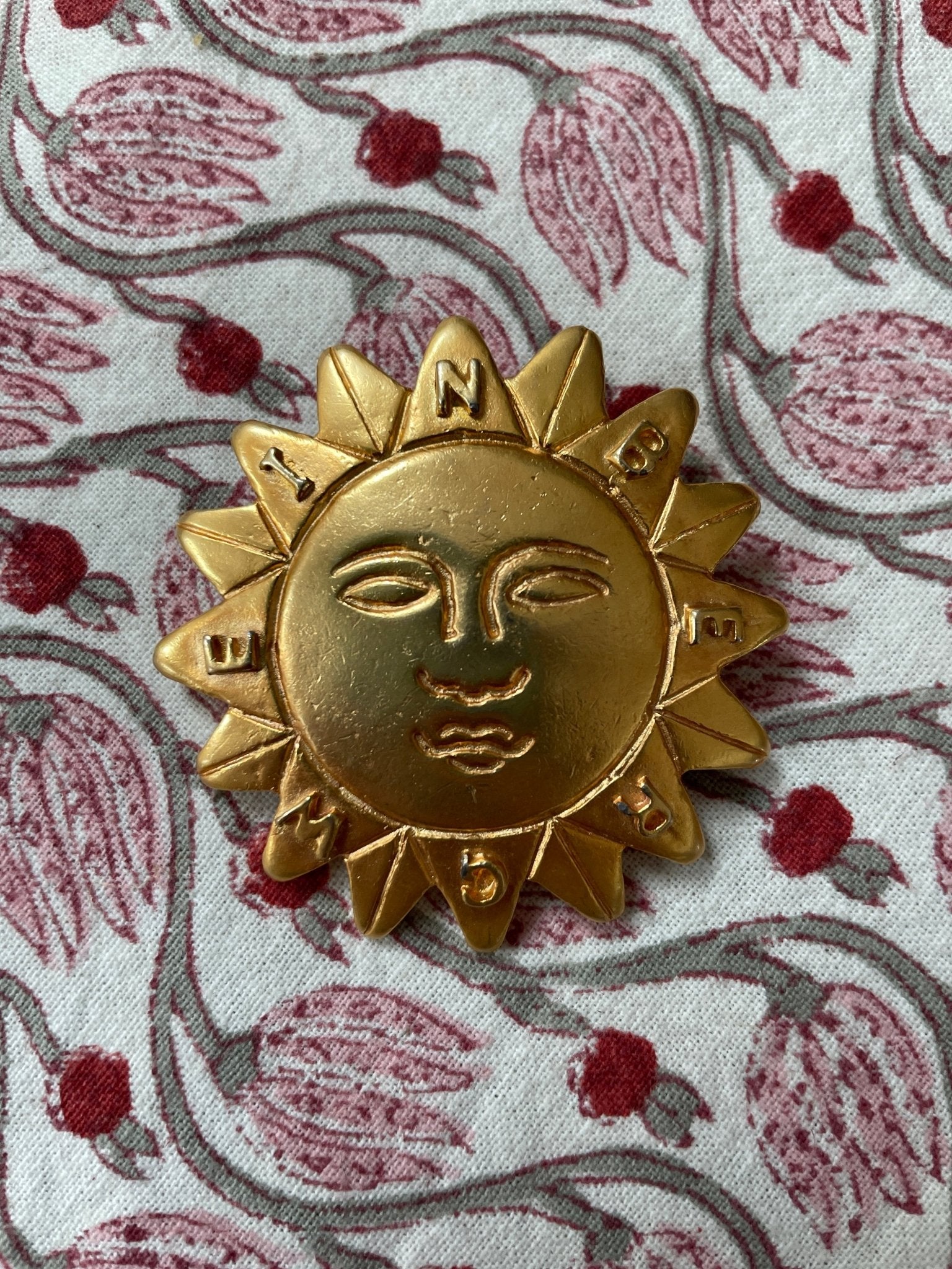Vintage sun brooch - Natalia Willmott