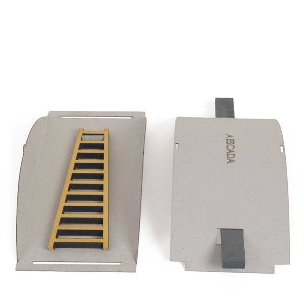 A Escada - The ladder game - Natalia Willmott