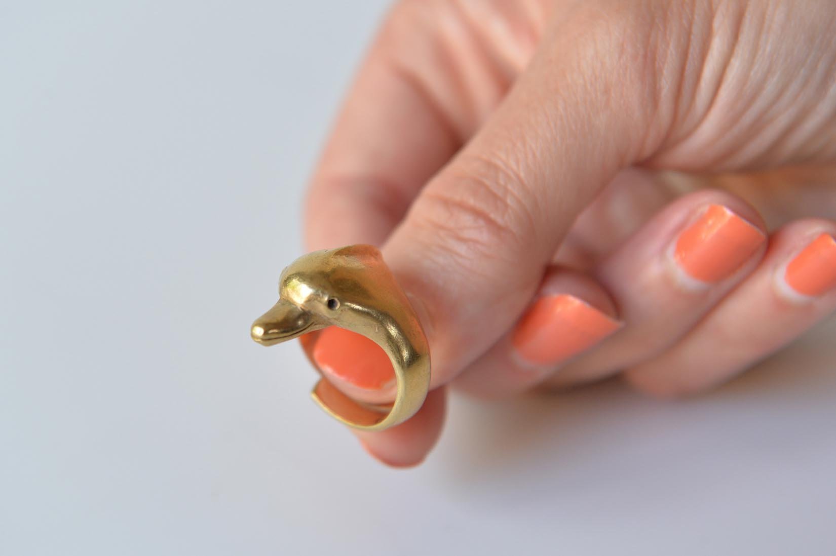 Adjustable ring "Dolphin" by Elisabeth Riveiro - Natalia Willmott