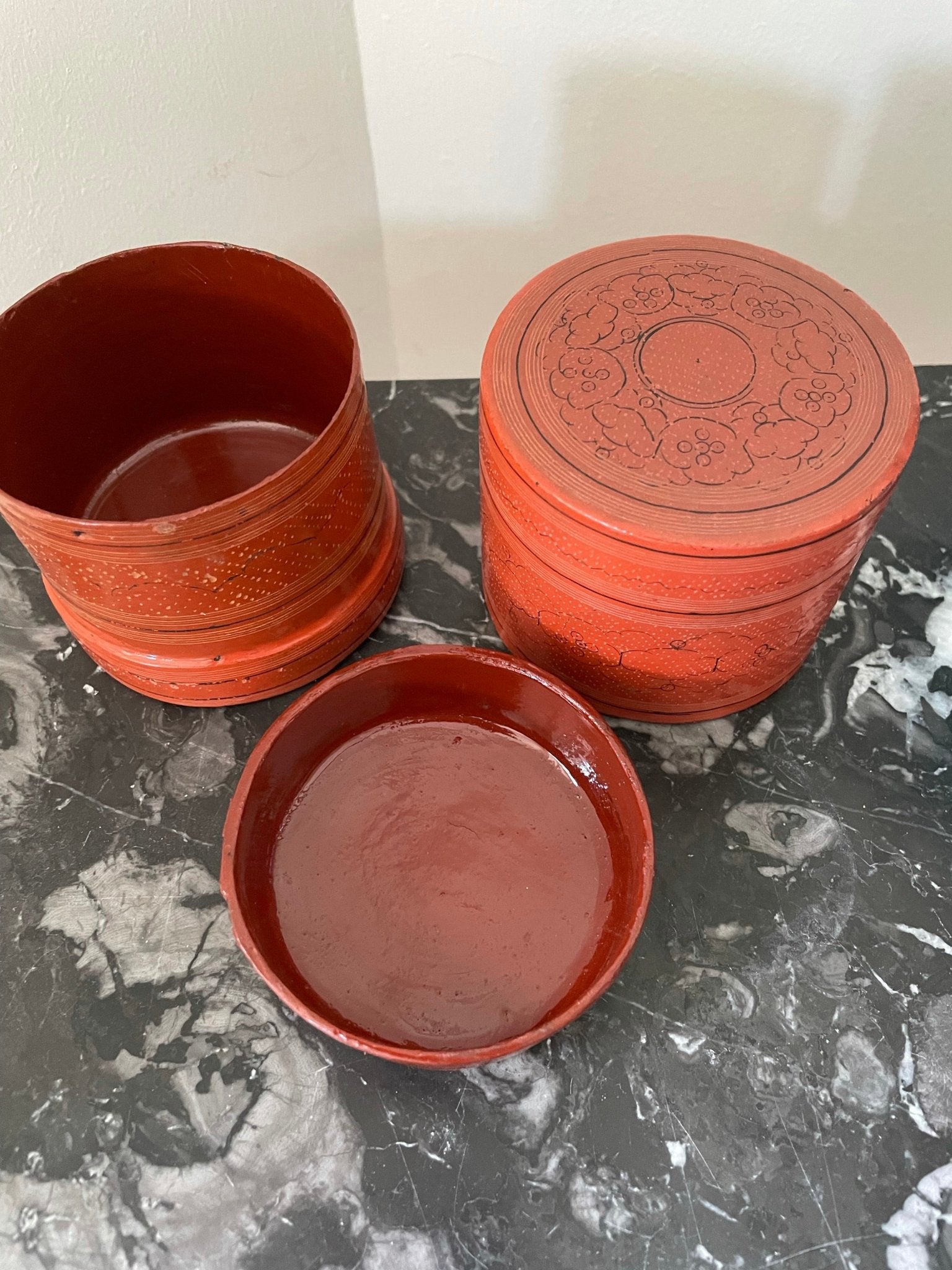 Antique Kun-it Burmese lacquerware box - Natalia Willmott