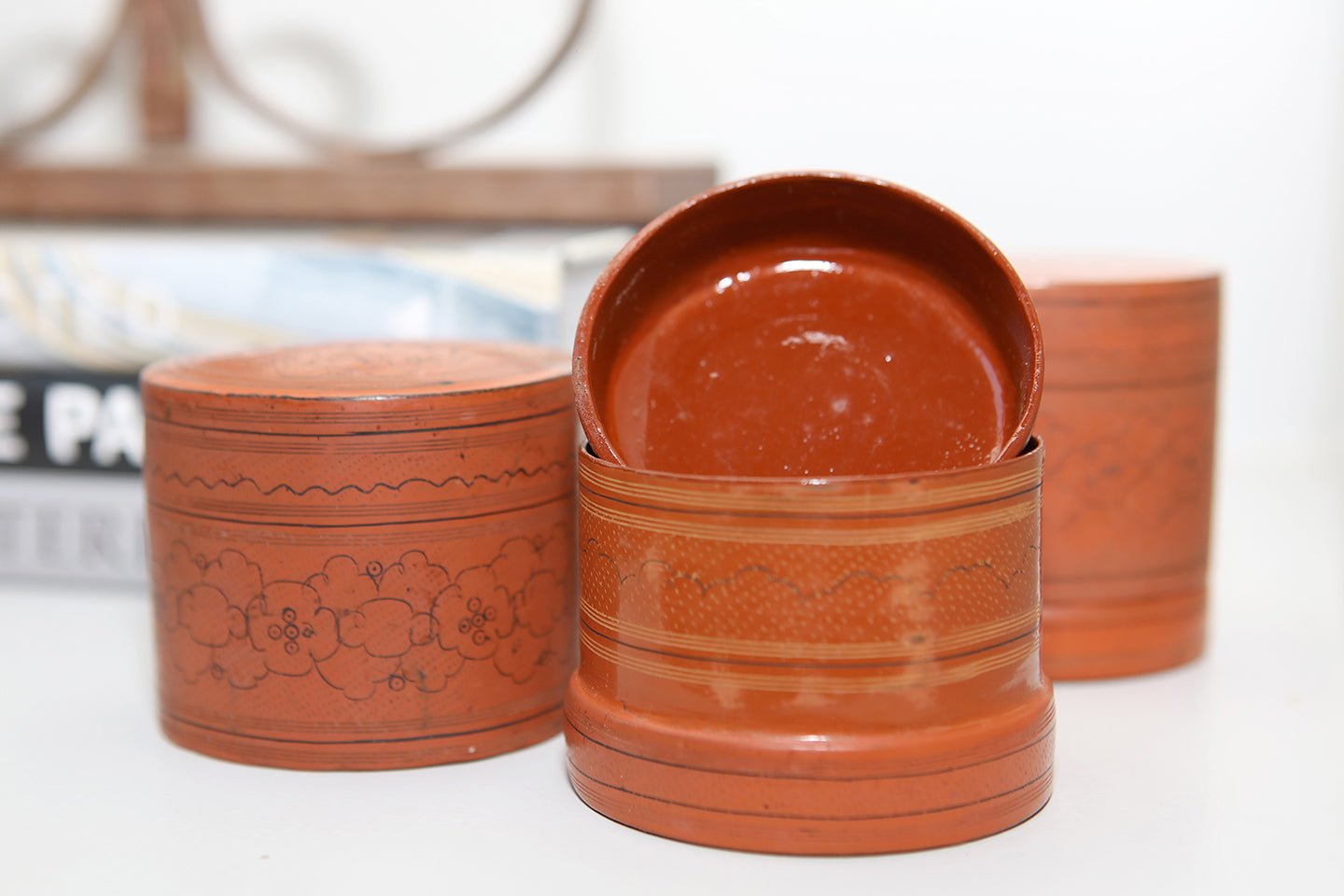 Antique Kun-it Burmese lacquerware box - Natalia Willmott