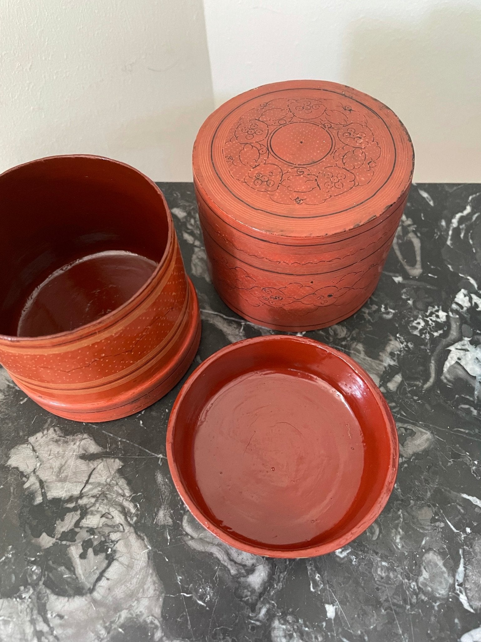 Antique Kun-it Burmese lacquerware box - Natalia Willmott