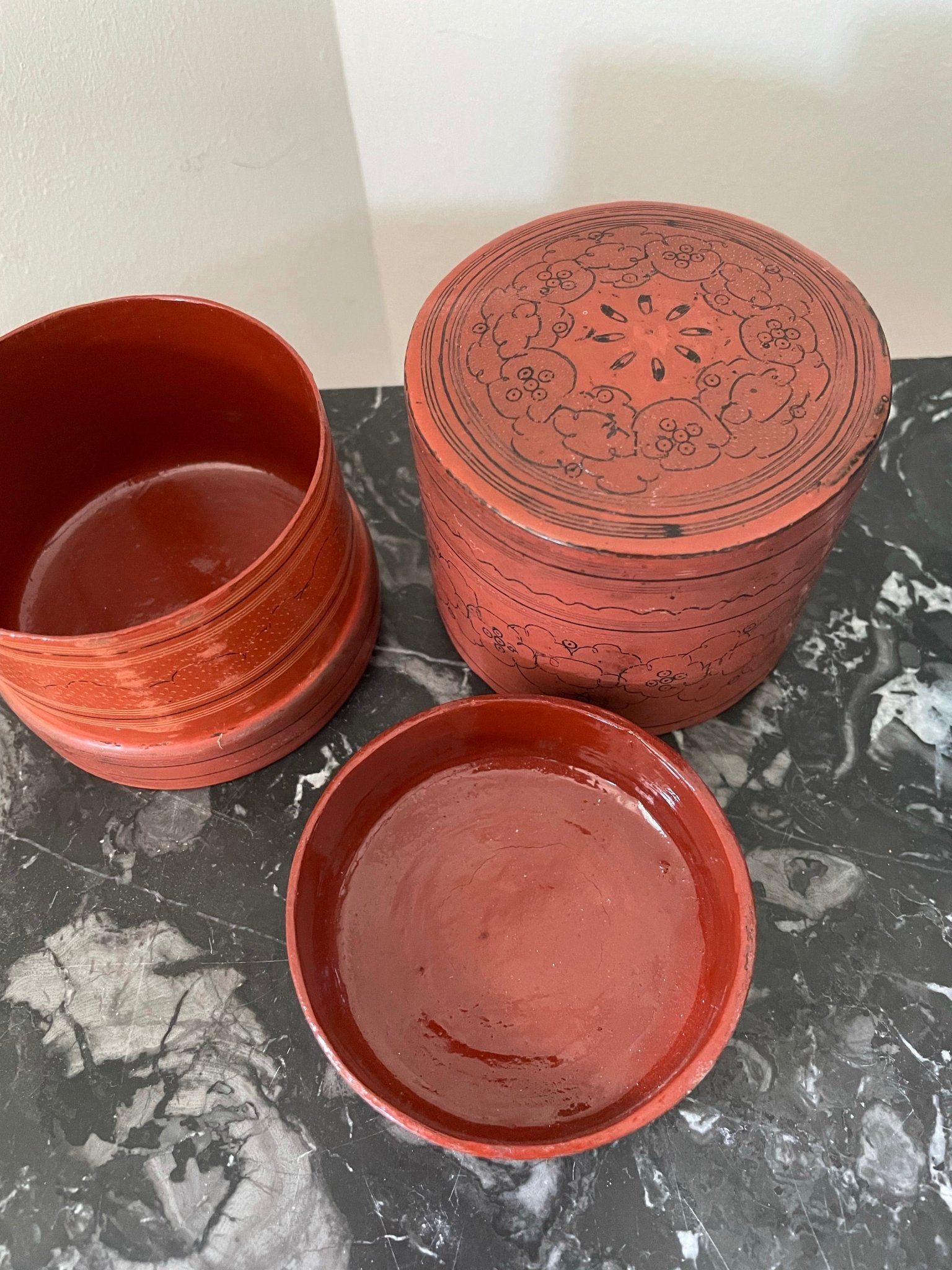 Antique Kun-it Burmese lacquerware box - Natalia Willmott