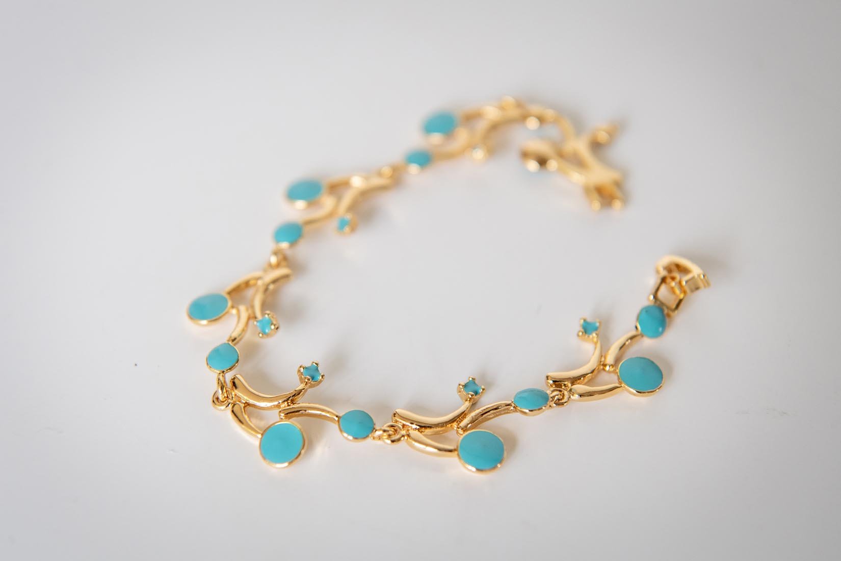 Articulated gold and enamel Bracelet - Natalia Willmott