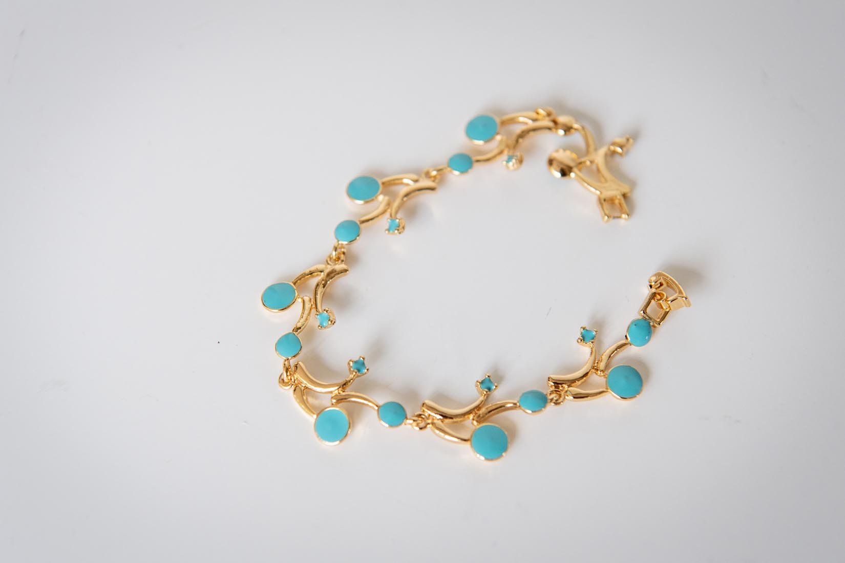 Articulated gold and enamel Bracelet - Natalia Willmott