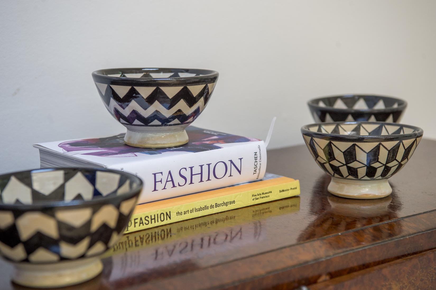 Black and white stoneware bowl - Natalia Willmott
