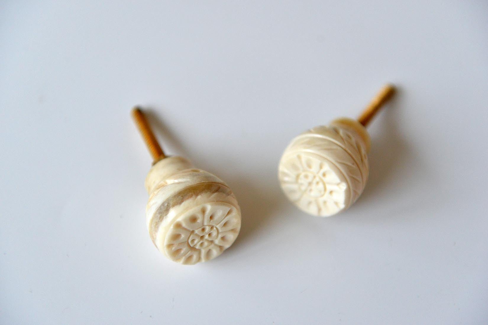 Bone cupboard knob - Natalia Willmott