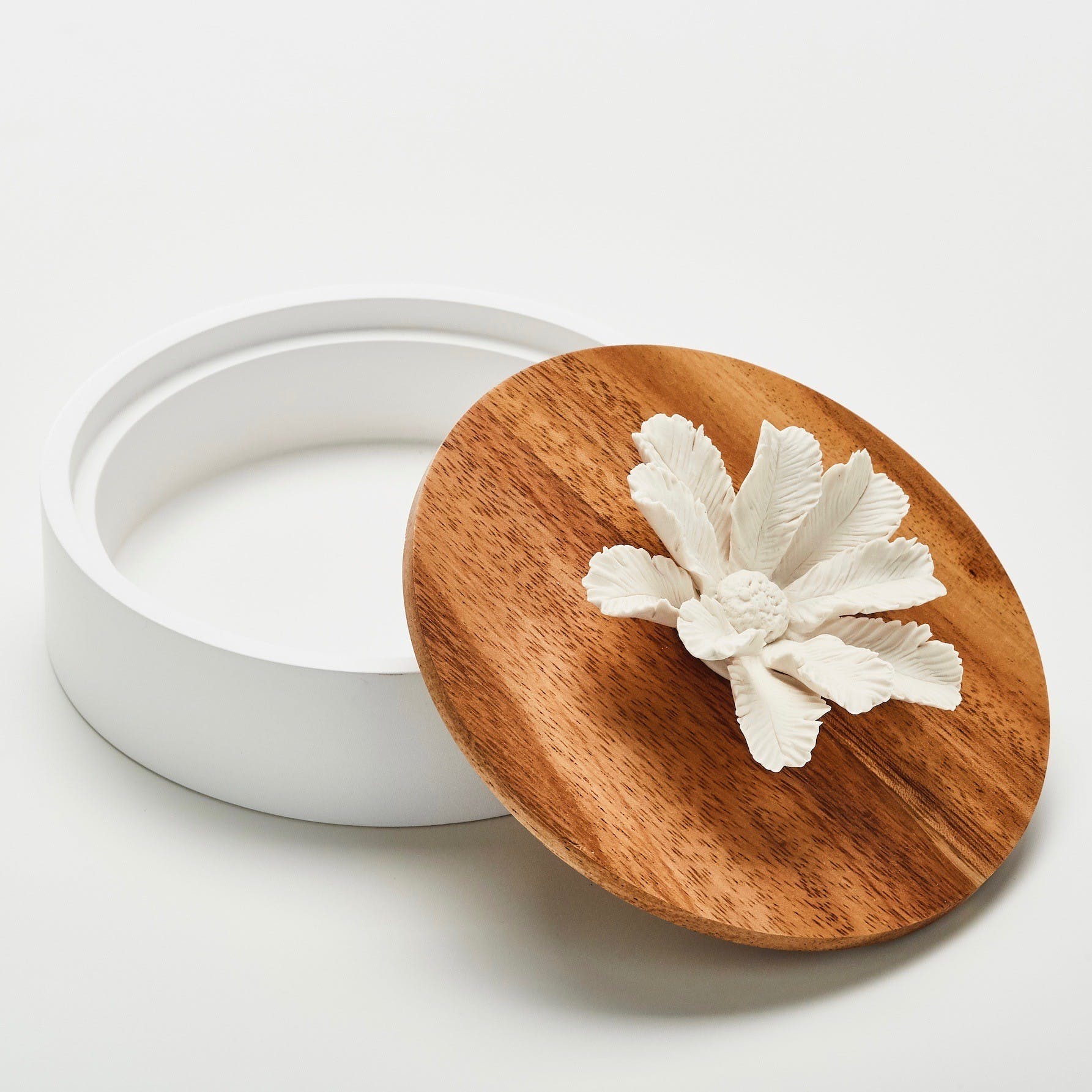 Diffuser box in Acacia wood and Porcelain - Natalia Willmott