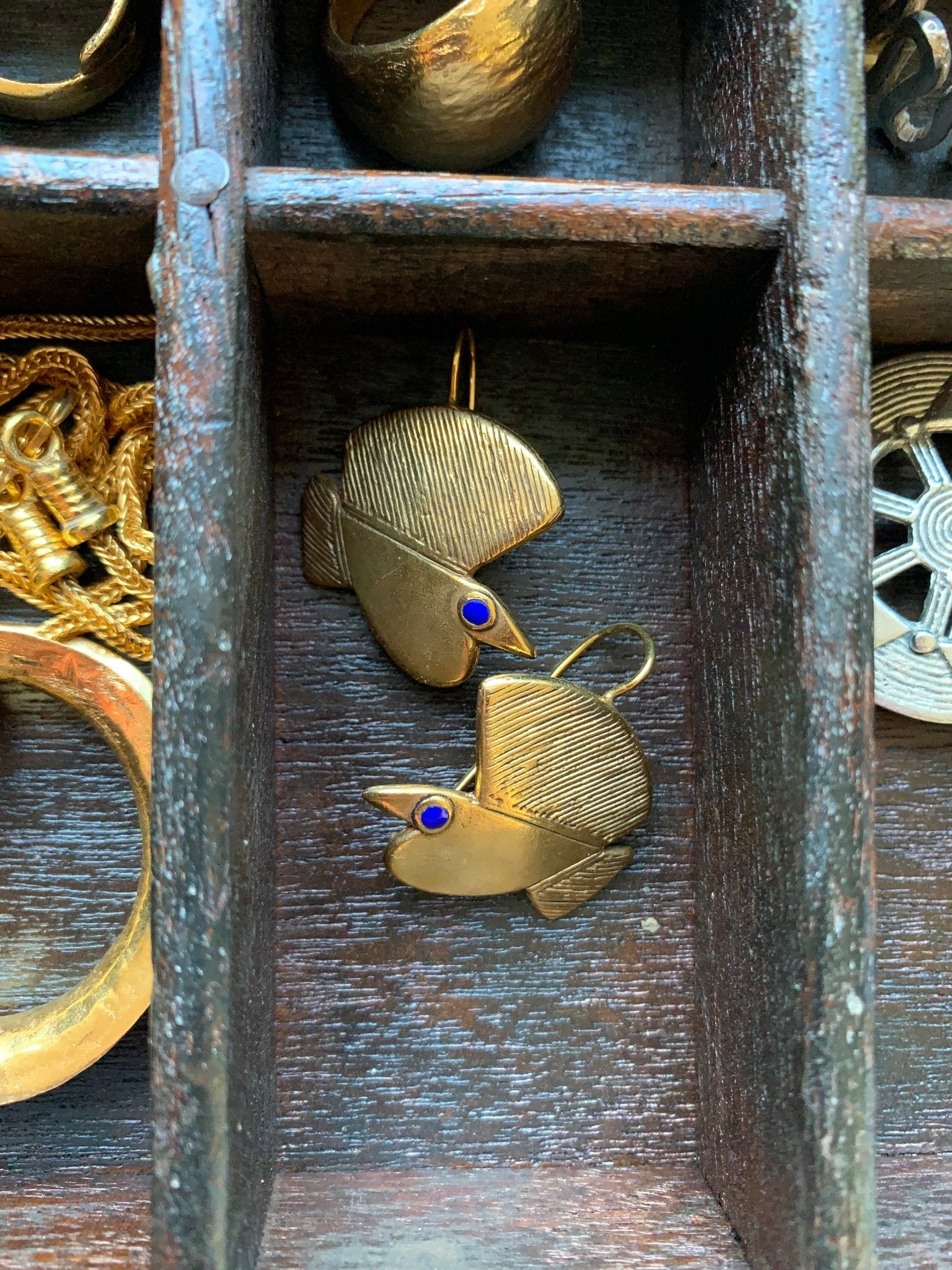 Earrings "Aeropost" by Elisabeth Riveiro - Natalia Willmott