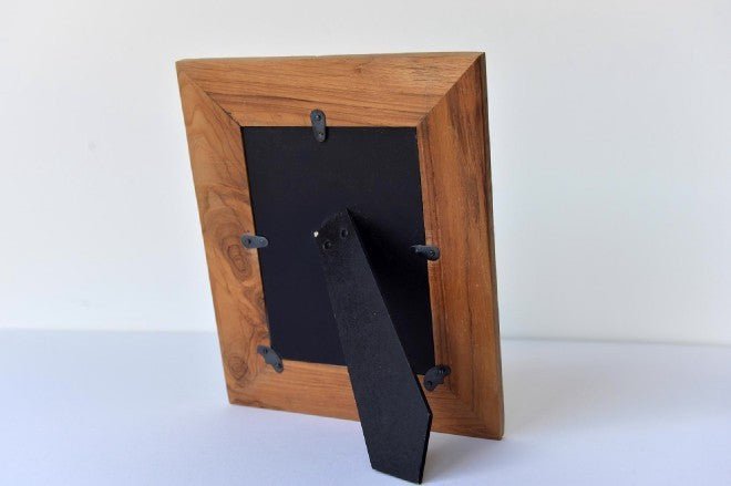 Etched horn frame - Natalia Willmott