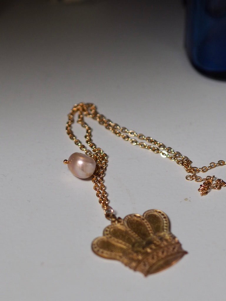 Fit for a queen freshwater Pearl jewellery - Natalia Willmott