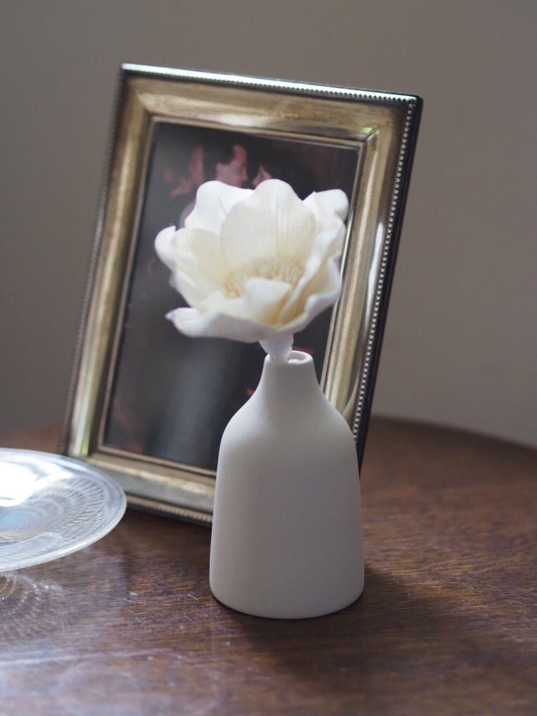 Flower diffuser object - Natalia Willmott