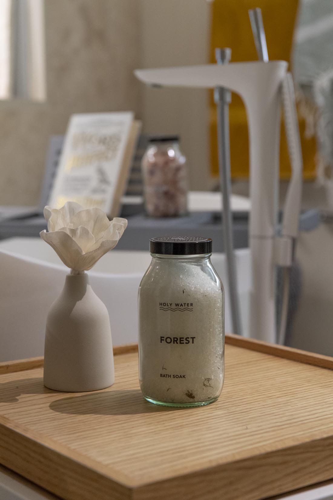 Flower diffuser object - Natalia Willmott