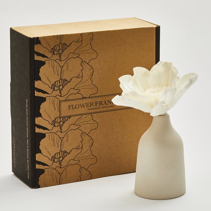 Flower diffuser object - Natalia Willmott