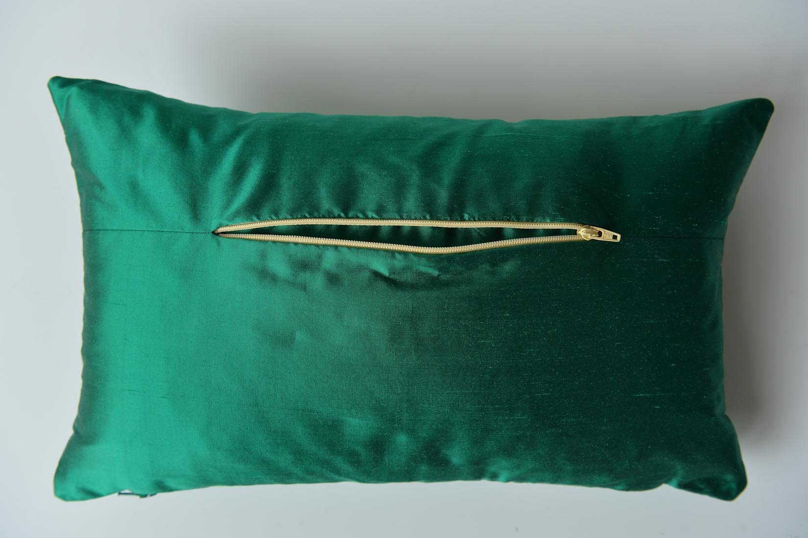 "Fragment" Bond green silk cushion - Natalia Willmott