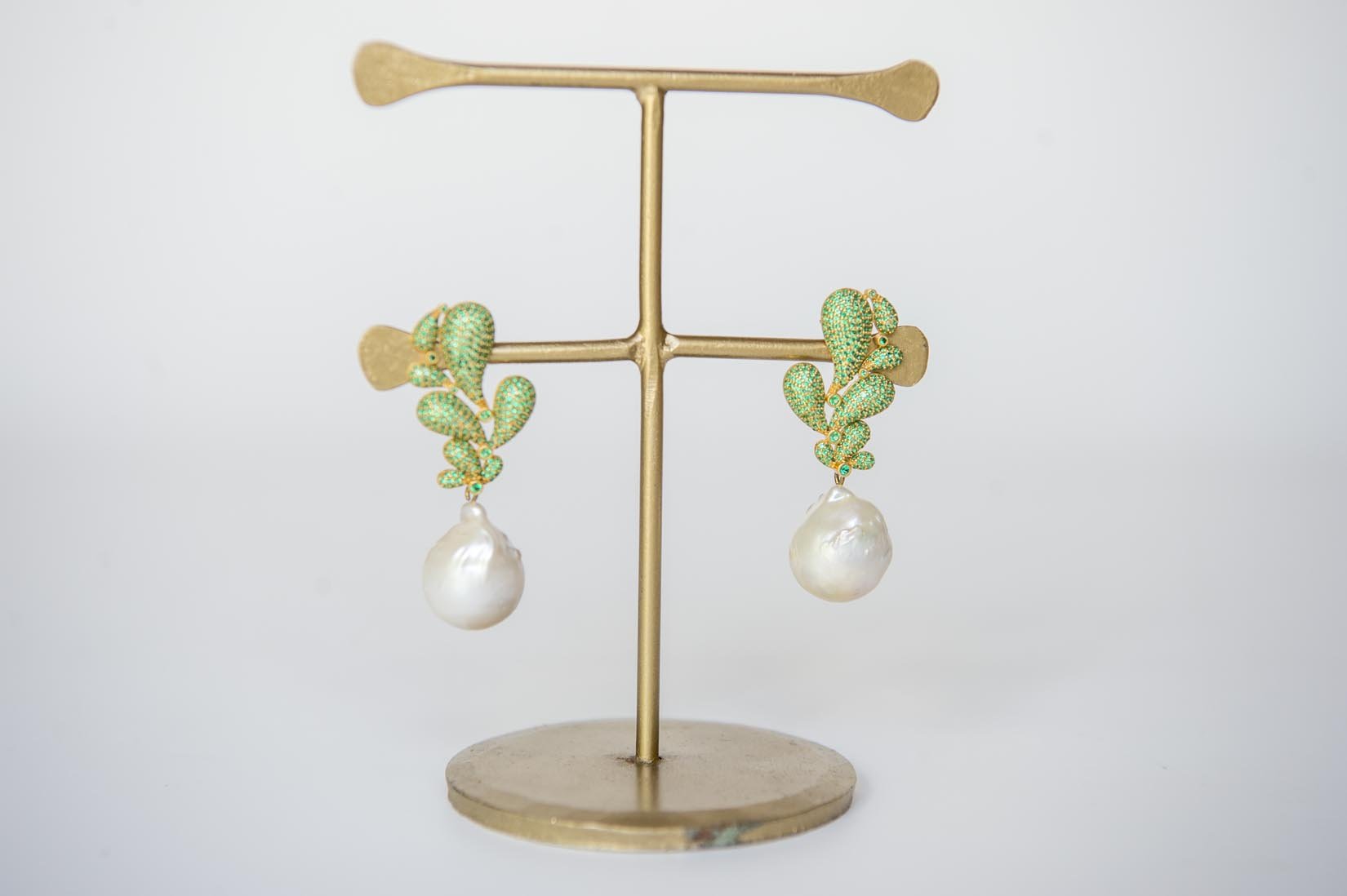 Green zircon drop earrings with baroque Pearl - Natalia Willmott
