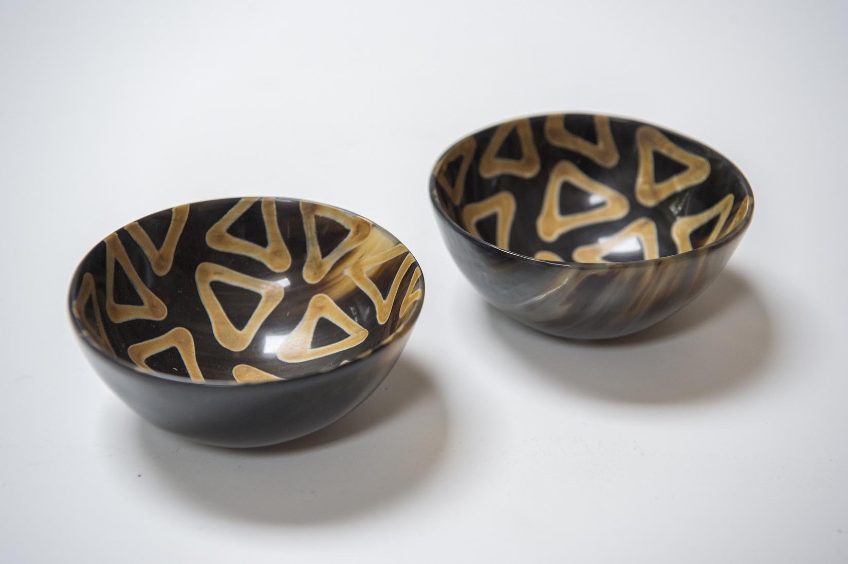 Horn bowl with an African pattern - Natalia Willmott