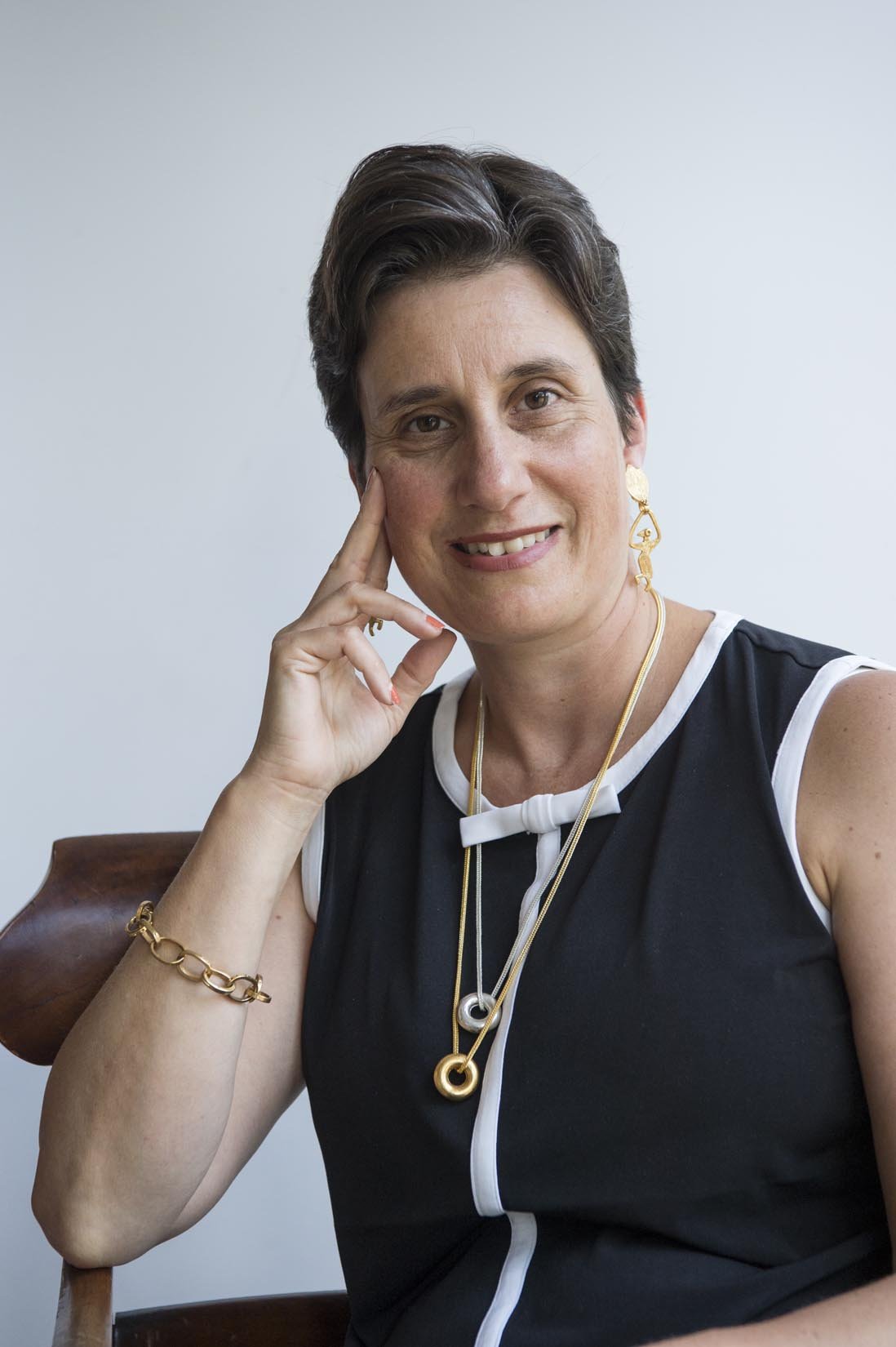 Isadora earrings by Elisabeth Riveiro - Natalia Willmott