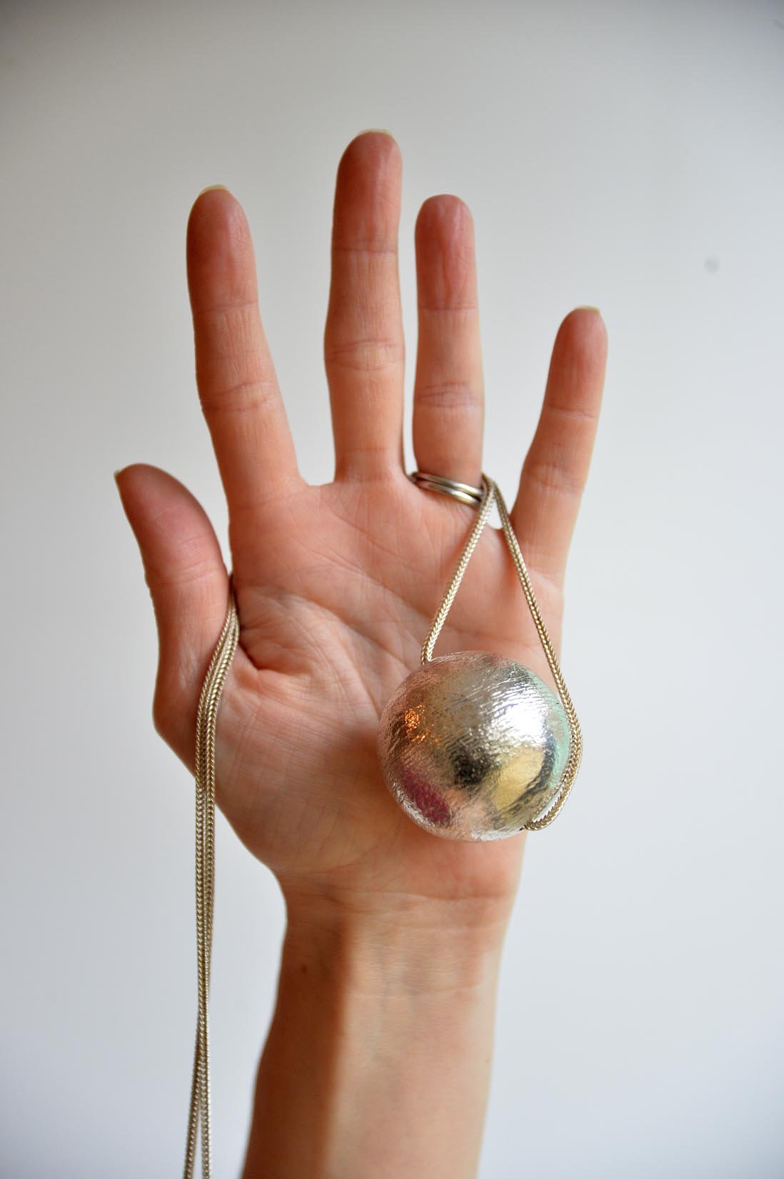 Necklace Grande Boule by Elisabeth Riveiro - Natalia Willmott