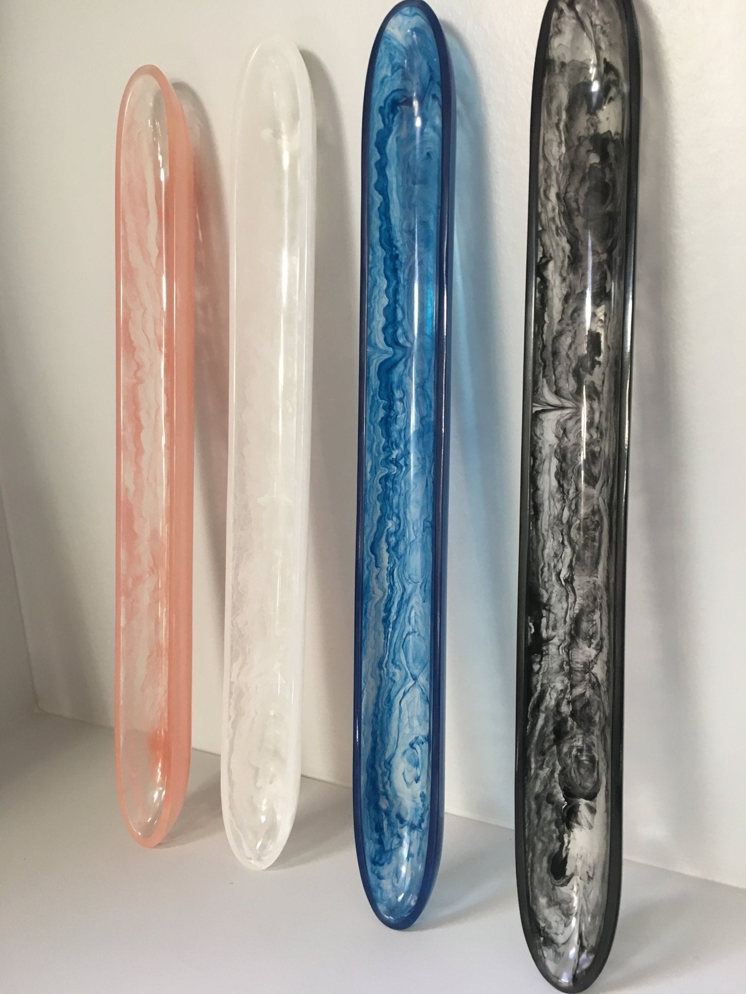 Resin olive boat - Natalia Willmott