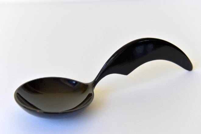 Rice spoon in black buffalo horn with thin handle - Natalia Willmott