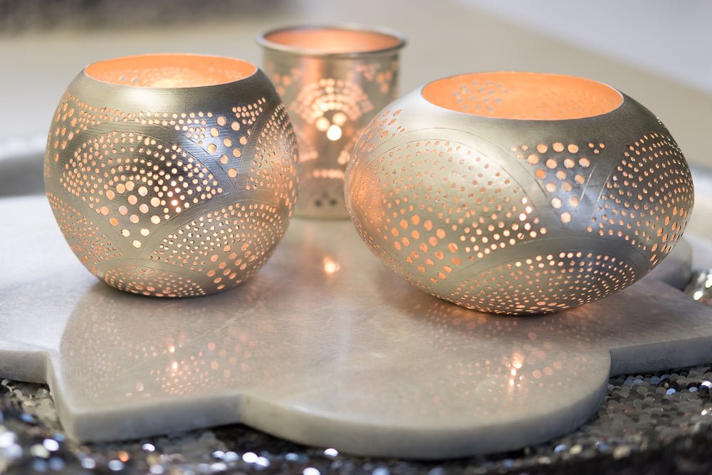 Round metal tealight holder with fan pattern - Natalia Willmott