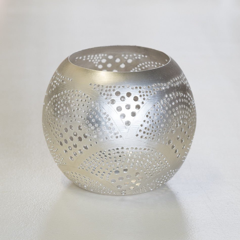 Round metal tealight holder with fan pattern - Natalia Willmott