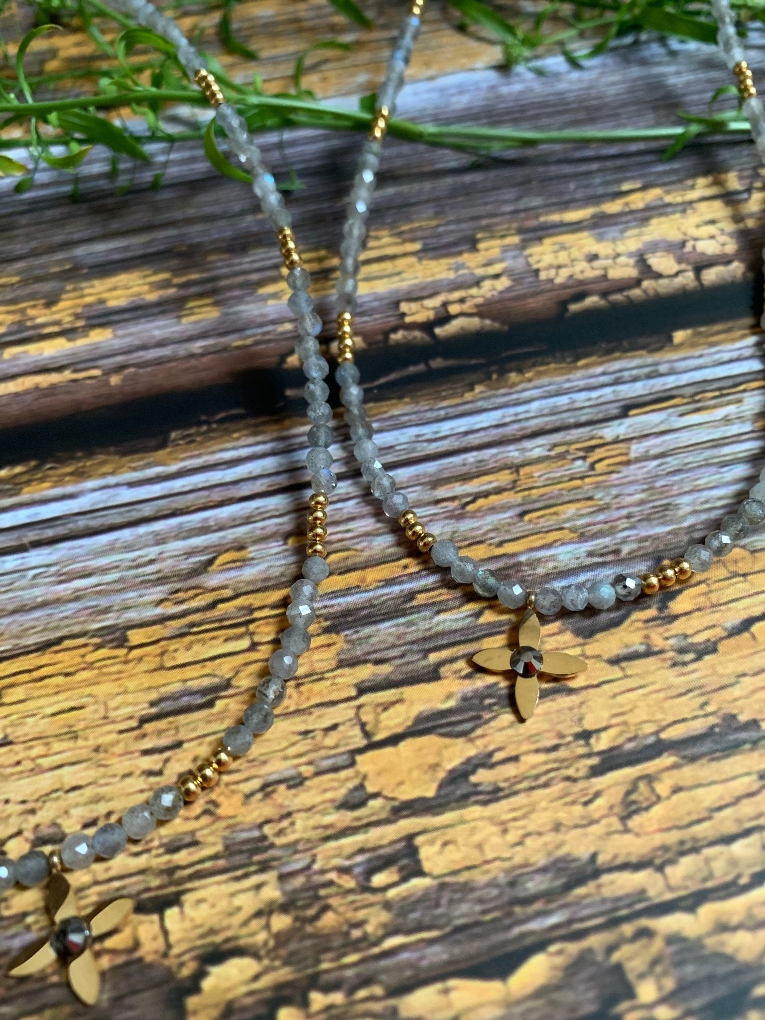 Shiny grey pendant necklace - Natalia Willmott