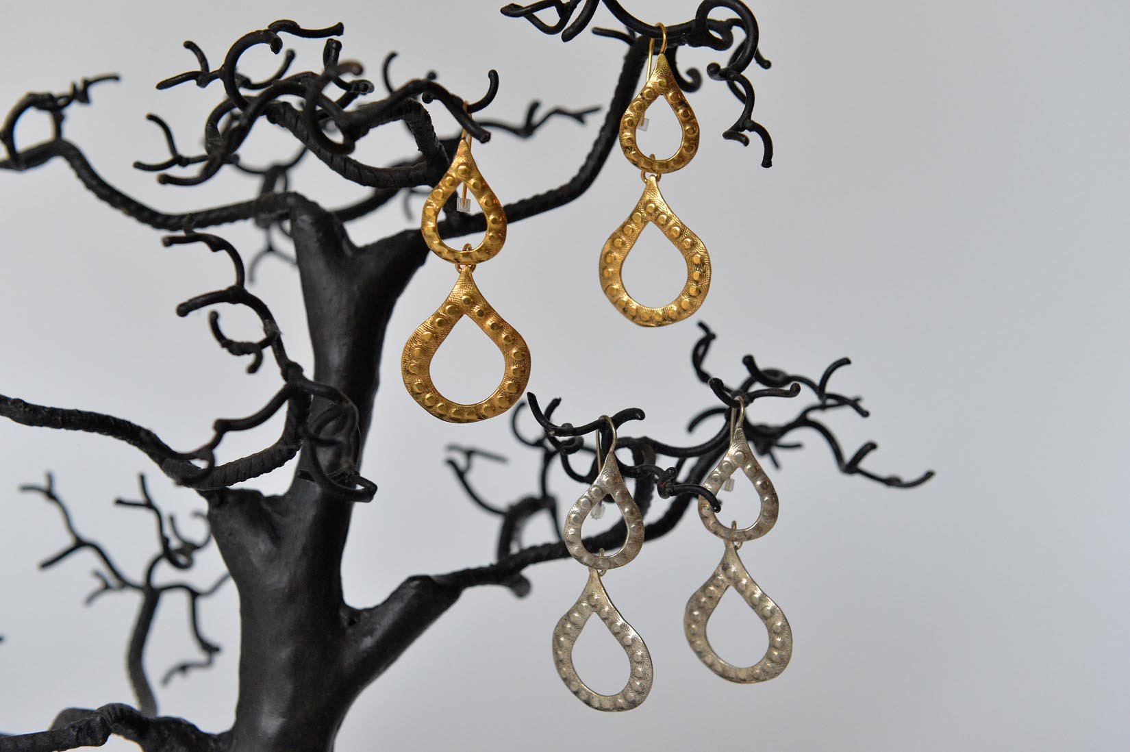 Snowflake drops earrings by Elisabeth Riveiro - Natalia Willmott