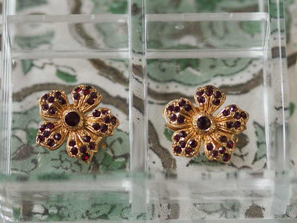 Sphinx vintage clip on earrings - Natalia Willmott