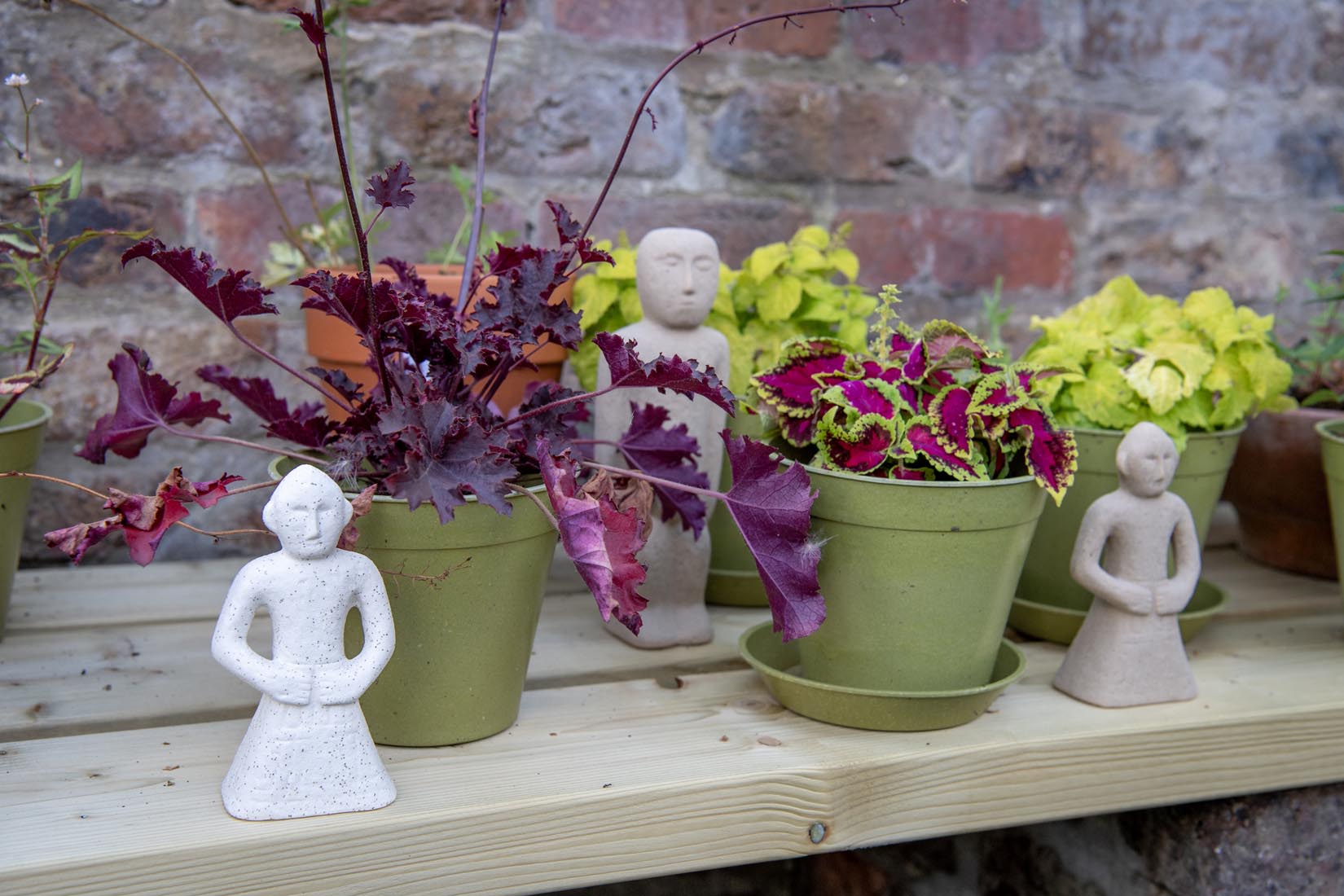 Stoneware figure decoration - beige - Natalia Willmott