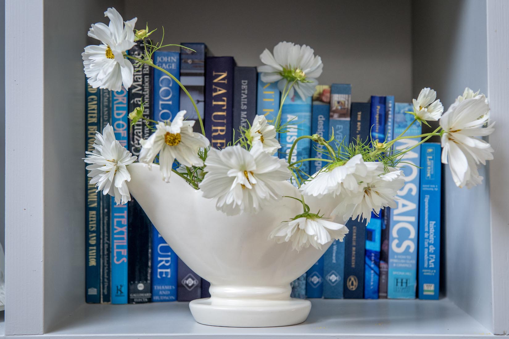 Vintage Fulham Pottery Constance Spry white lotus mantle vase - Natalia Willmott