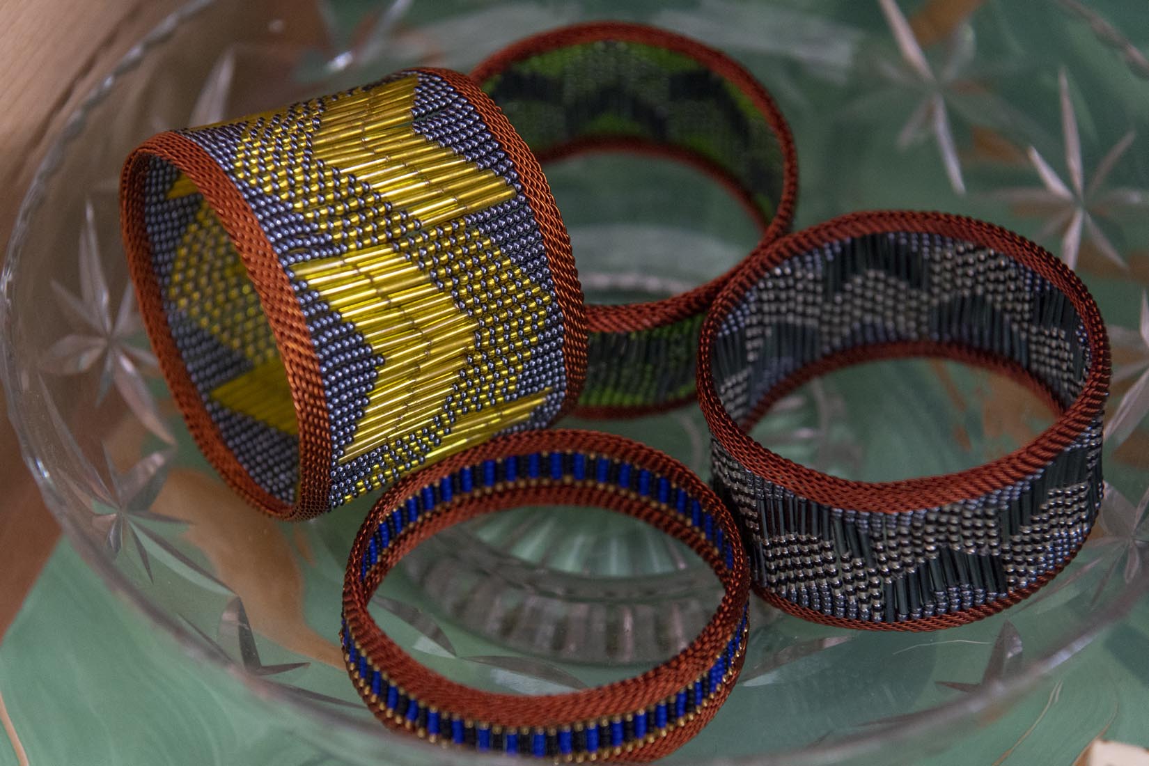Woven copper and glass beads bracelet medium - Natalia Willmott