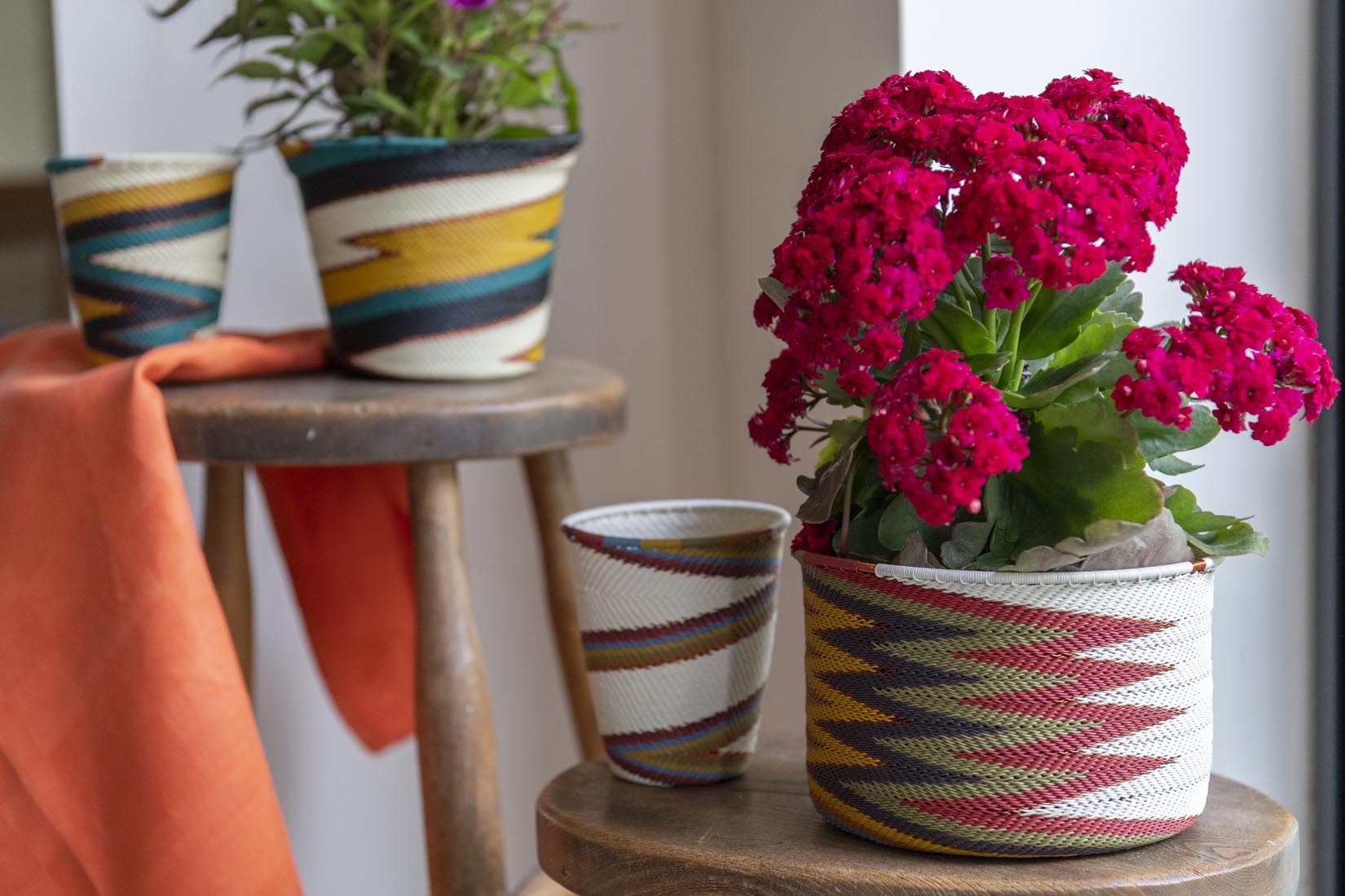 Zulu bowl with copper wire - Natalia Willmott