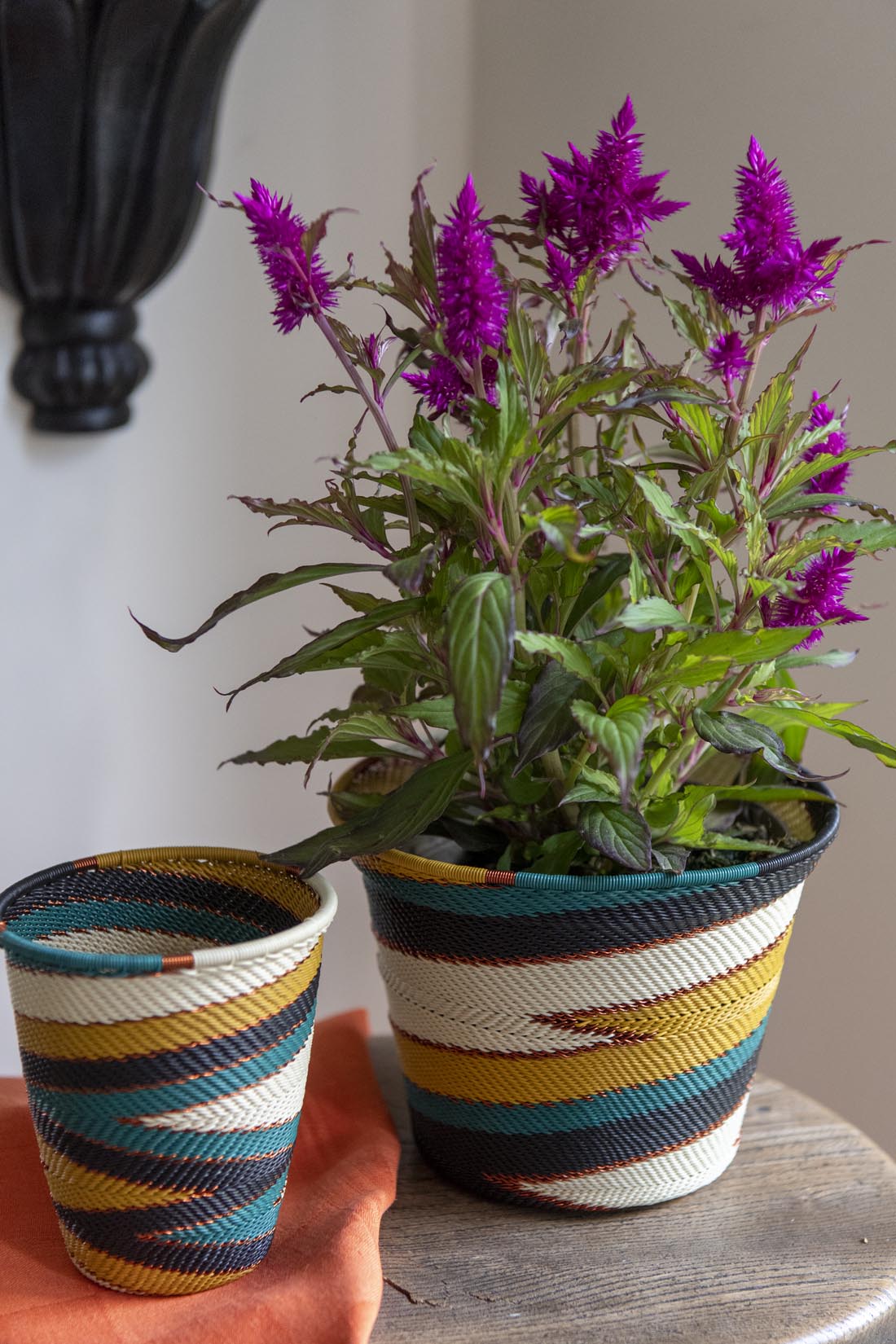 Zulu bowl with copper wire - Natalia Willmott