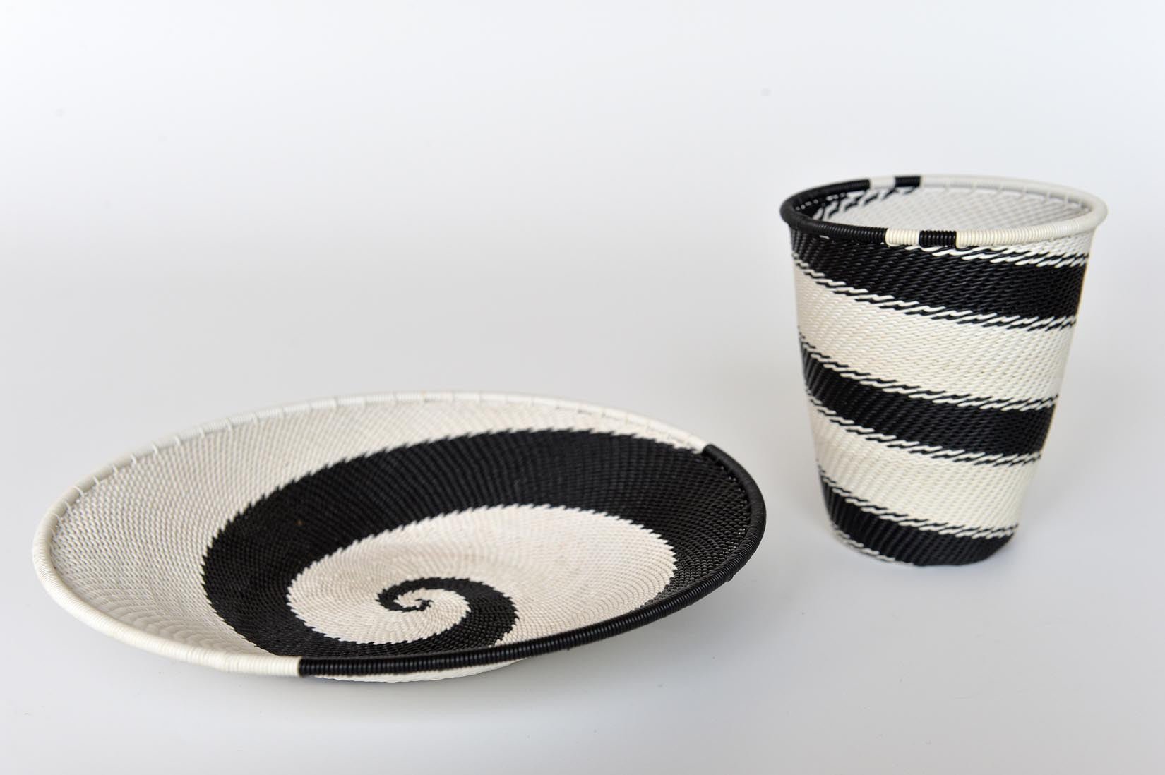 Zulu pencil holder and plate - Natalia Willmott