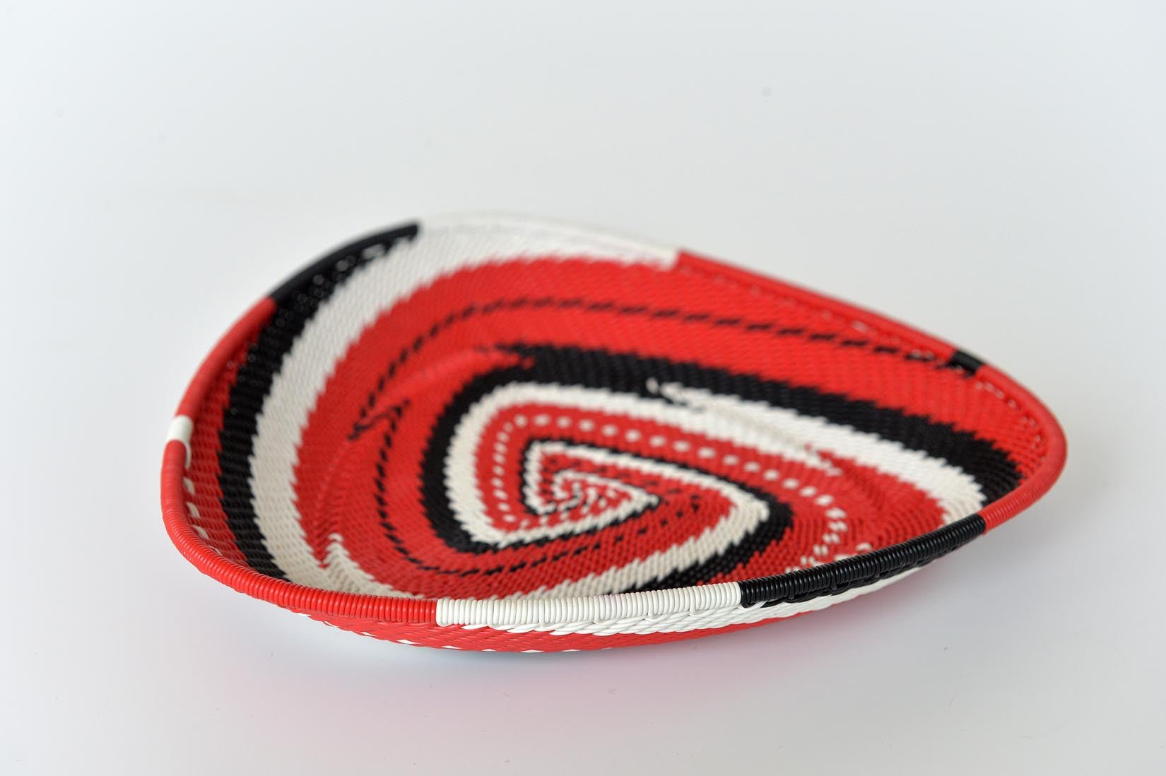 Zulu triangular basket plate - Red, black & white - Natalia Willmott