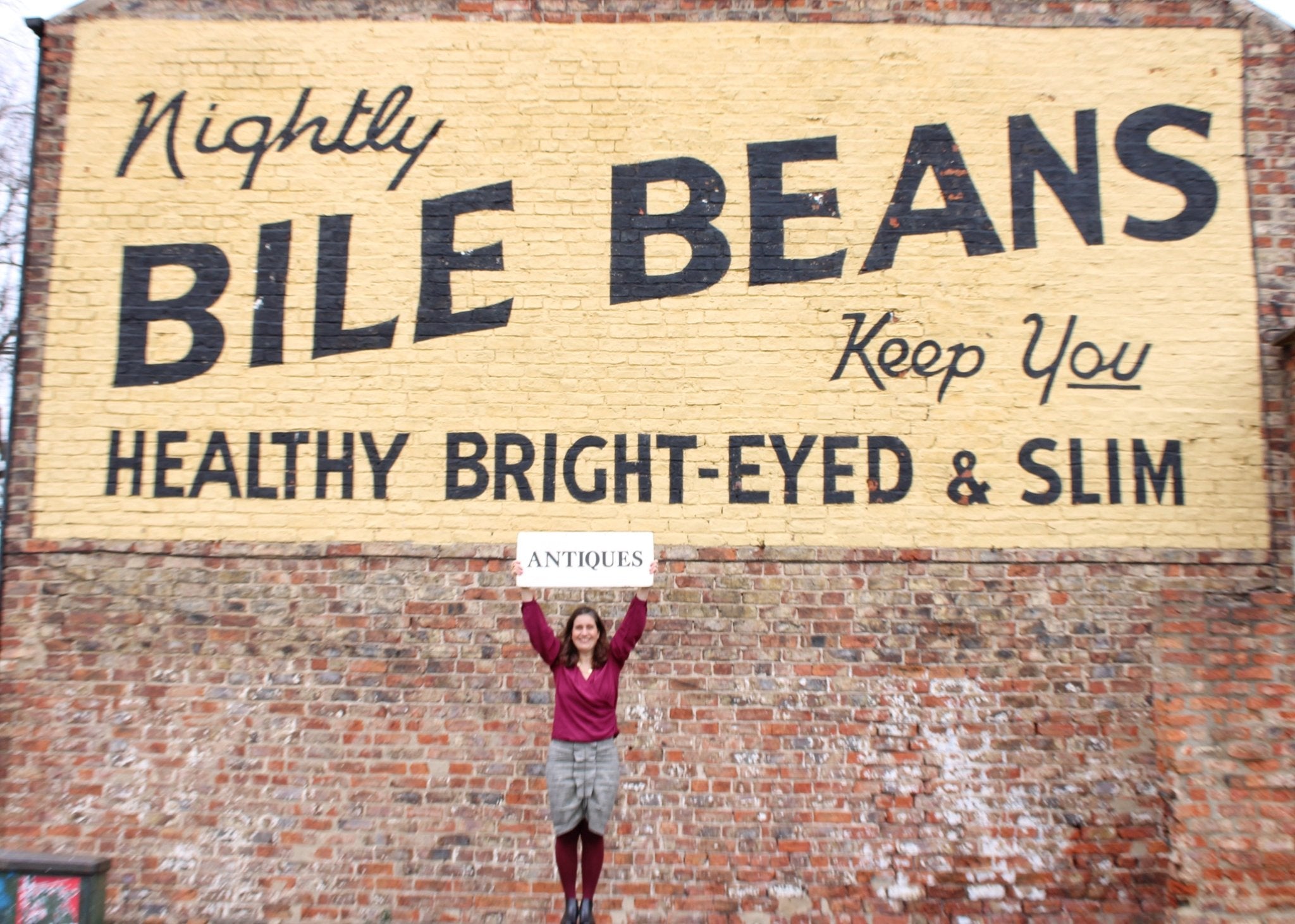 Antiques Are Back: Why More People Are Buying Secondhand in 2026 - Natalia Willmott