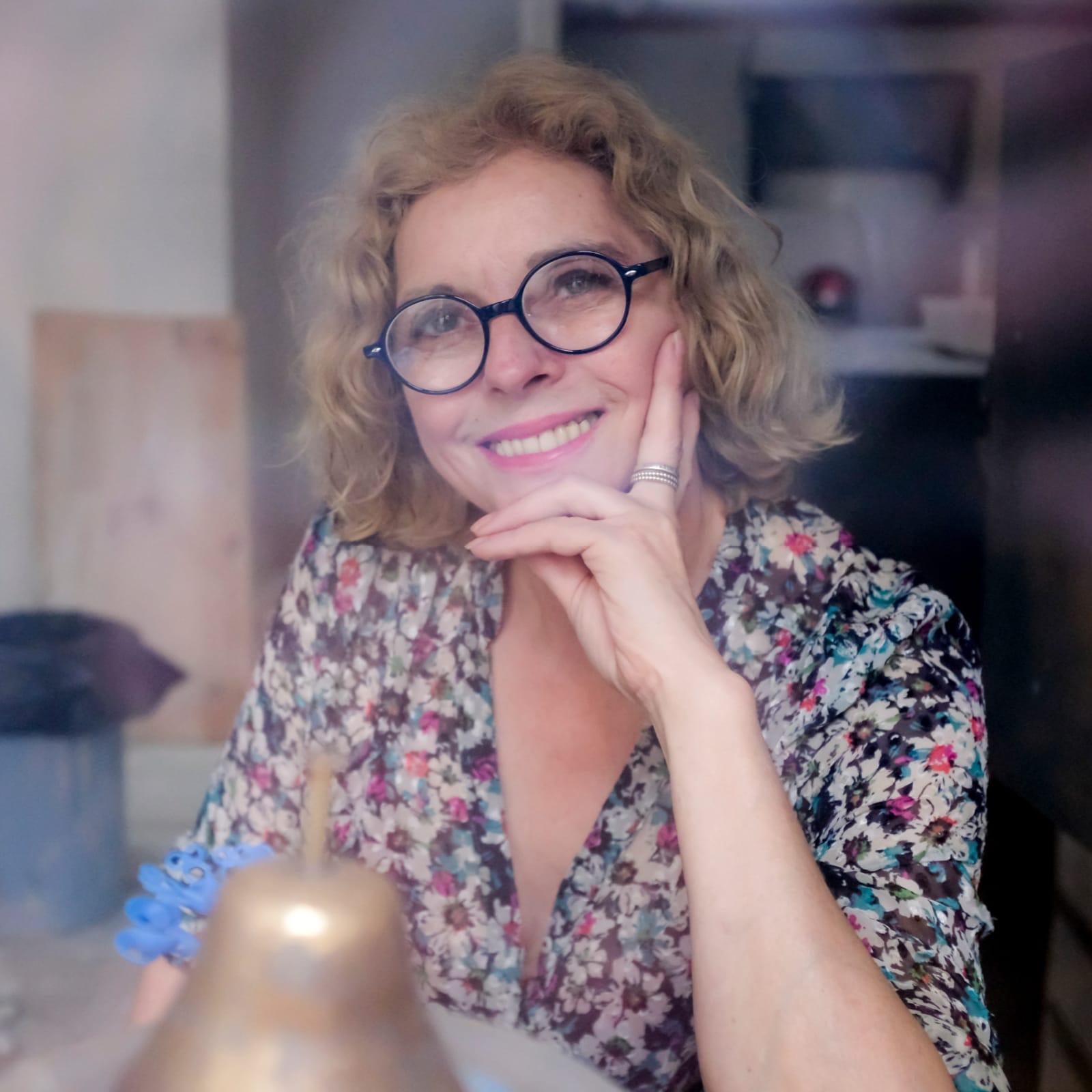 Elisabeth Riveiro - a passionate Parisian jeweller "with heart and soul" - Natalia Willmott