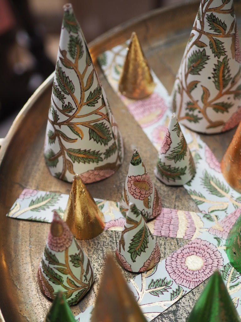 "Festive Charm: Crafting Stylish Paper Cones for Christmas" - Natalia Willmott