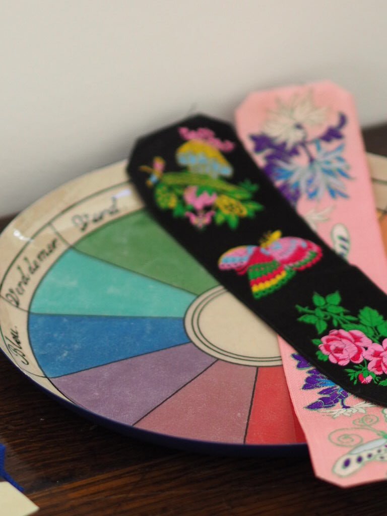 8" Medium Round Enamel Tray - Cercle Chromatique - Natalia Willmott