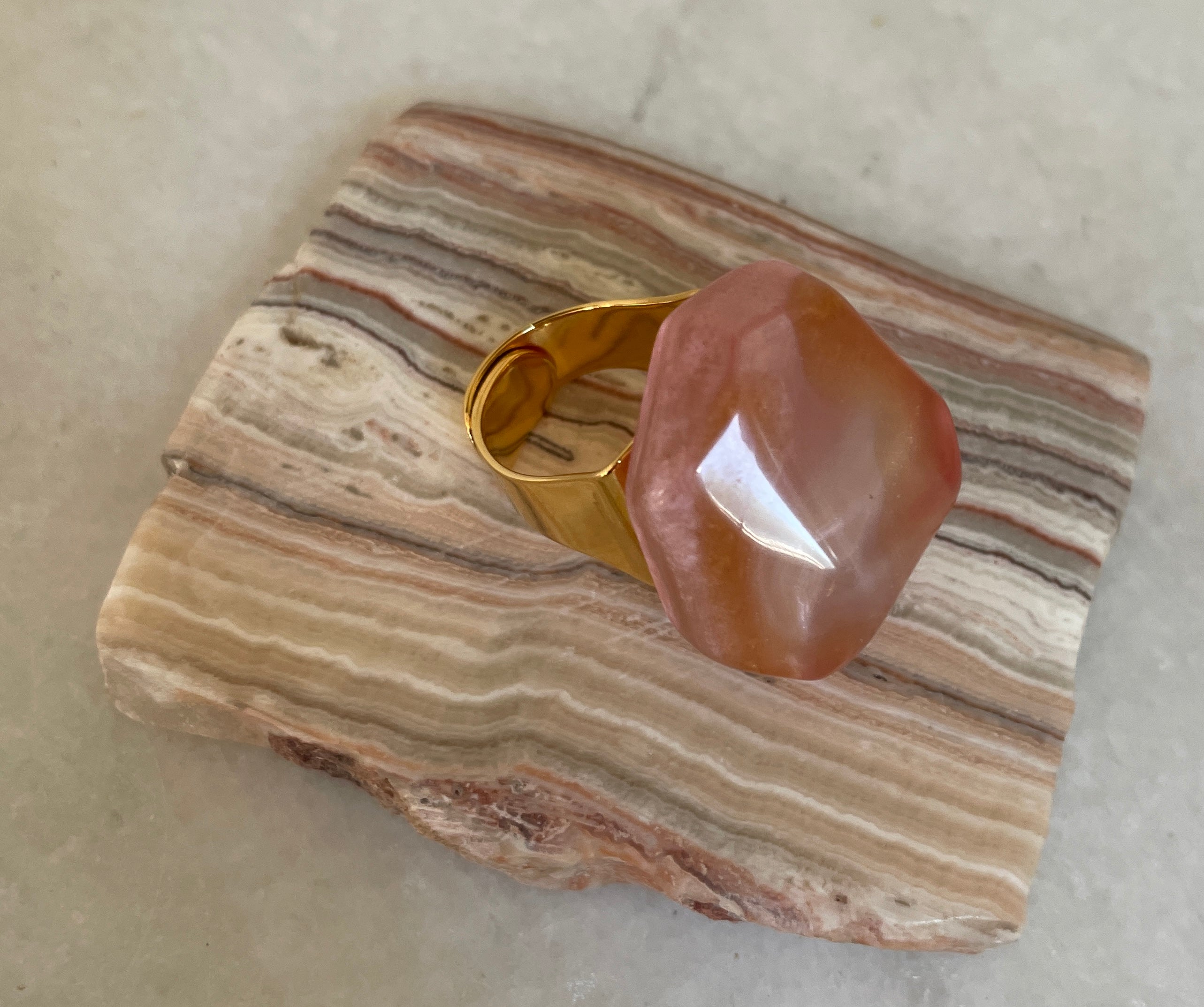 Adjustable ring  “EVERLY "pale  pink by Dominique Denaive - Natalia Willmott