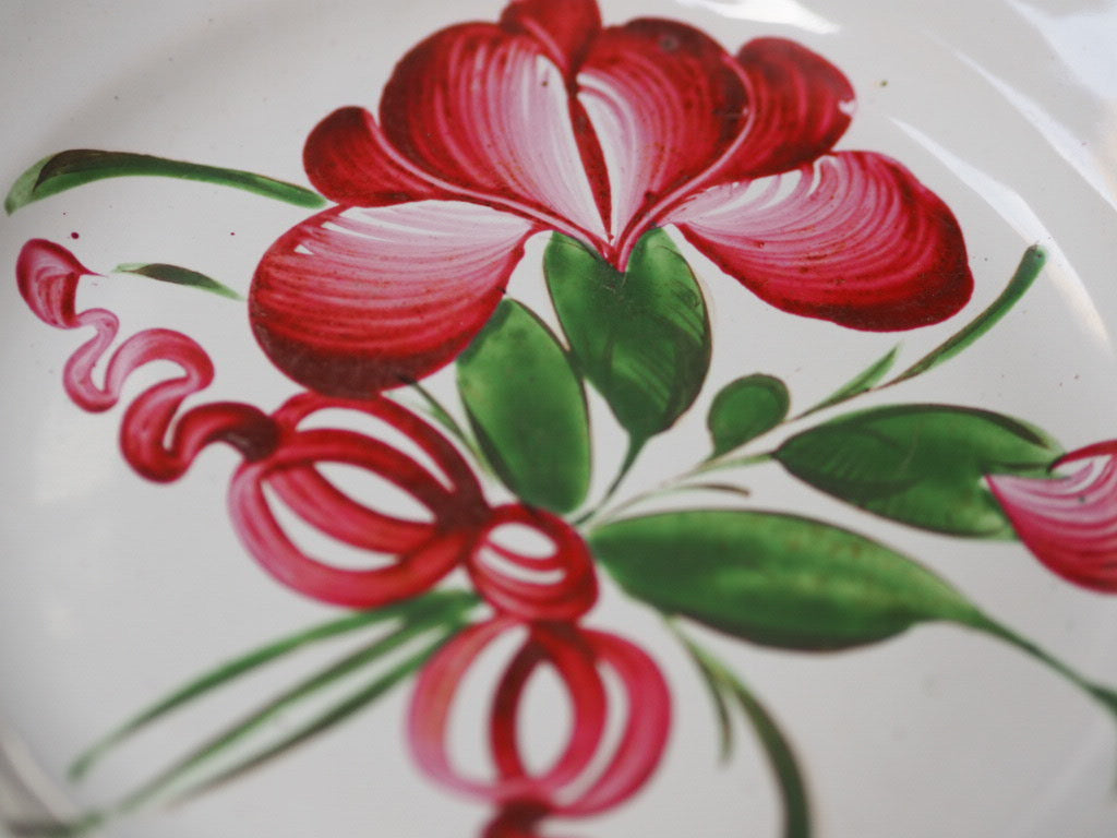 Elegant Faience Les Islettes plate with flowers or coq - Natalia Willmott