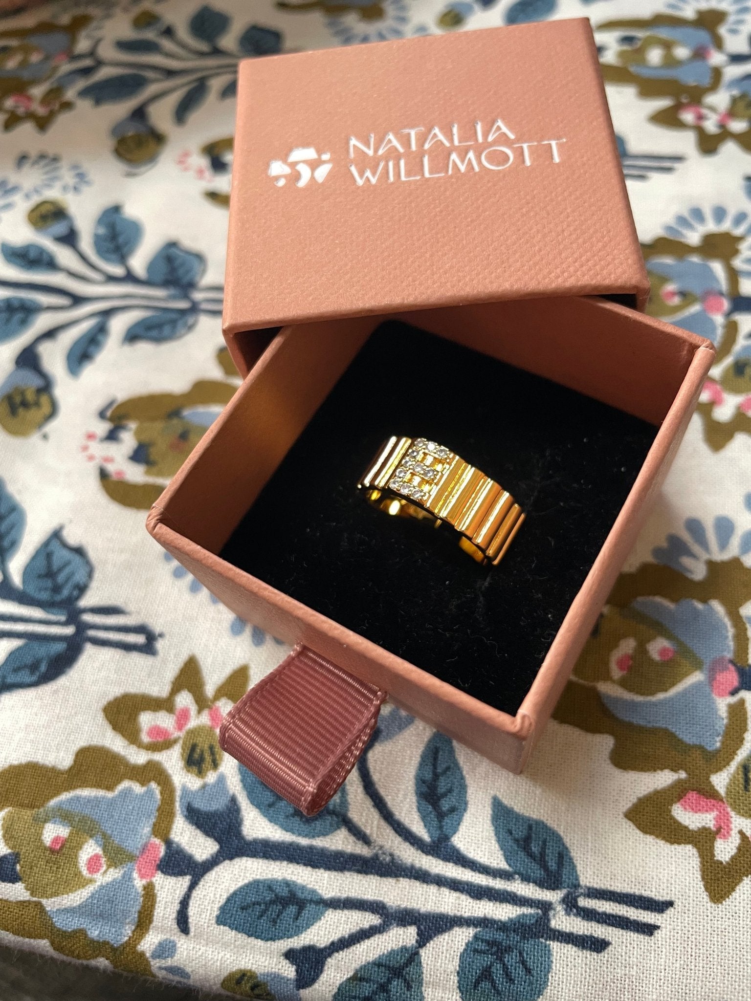 Adjustable initial ring - Natalia Willmott